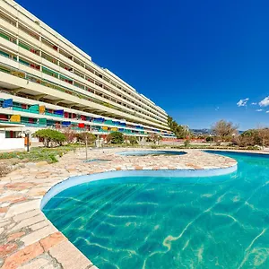 https://casaviva-grazioso-bilocale-sul-mare-a-ospedaletti.hotelitalianriviera.com